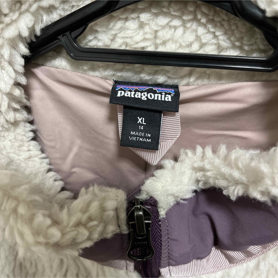 patagonia(パタゴニア)のPatagonia  キッズ　レトロx ジャケット　ヒソップパープルXL レディースのジャケット/アウター(ブルゾン)の商品写真