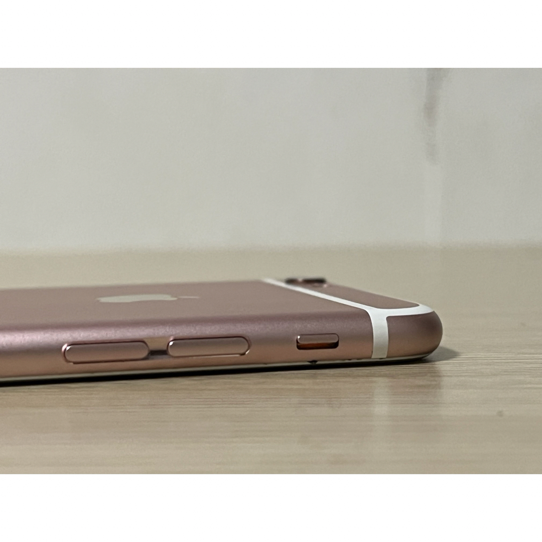 iPhone(アイフォーン)のIPhone6s 64GB ローズゴールド 美品　すぐ発送 スマホ/家電/カメラのスマートフォン/携帯電話(スマートフォン本体)の商品写真