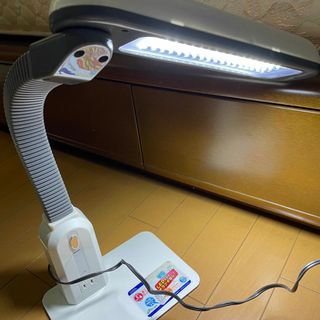 LEDデスクスタンド　電気スタンド(テーブルスタンド)