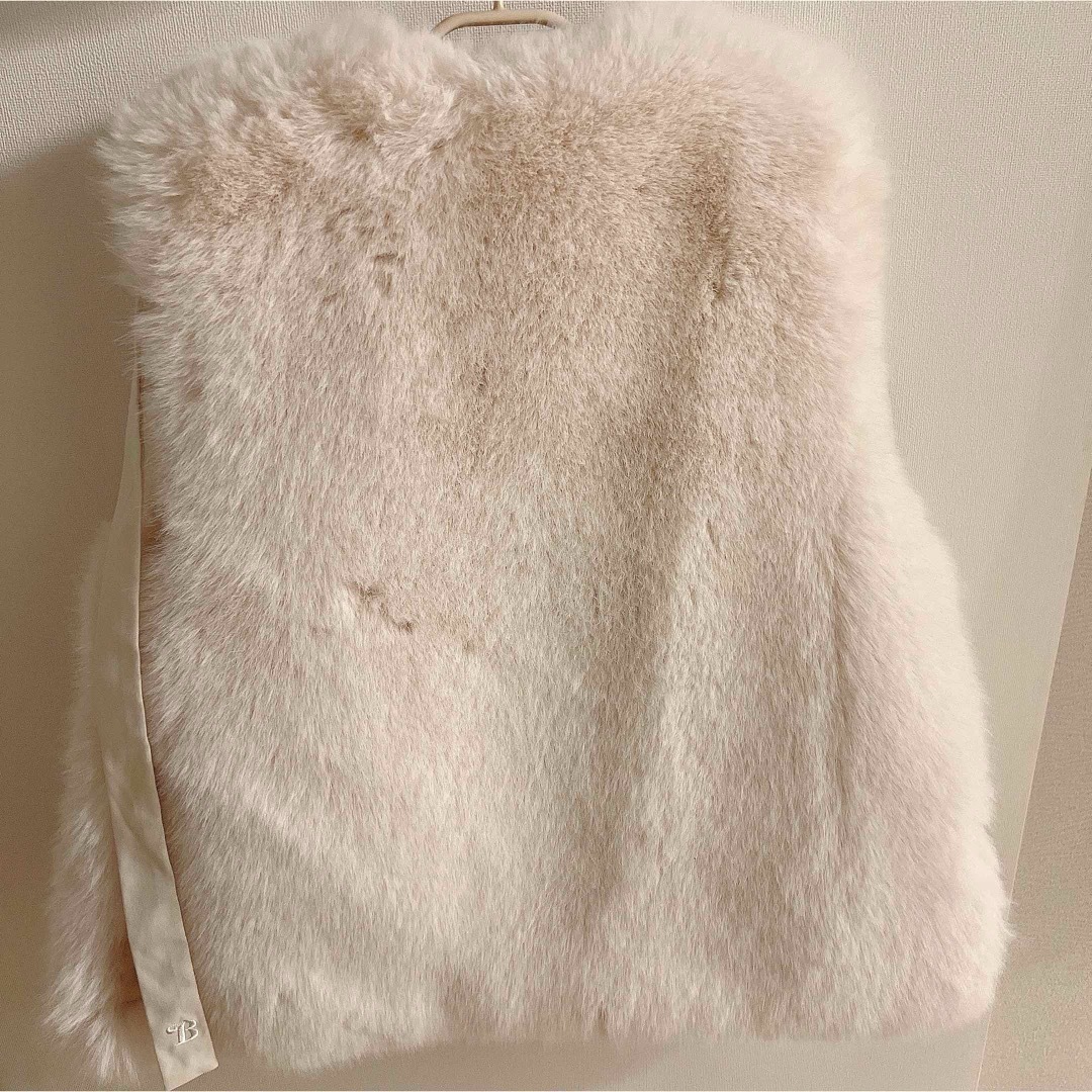 Bibiy bibiy ANGELE FUR VEST レディースのジャケット/アウター(毛皮/ファーコート)の商品写真