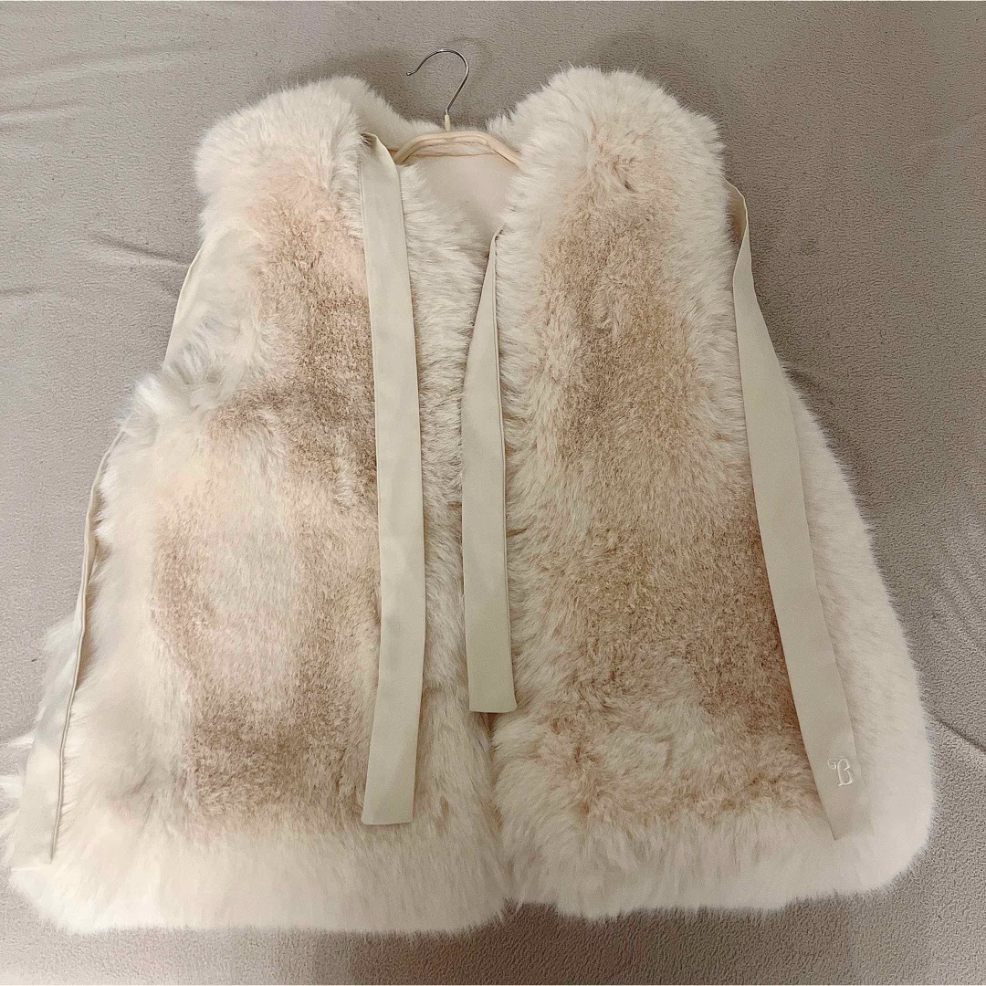 Bibiy bibiy ANGELE FUR VEST レディースのジャケット/アウター(毛皮/ファーコート)の商品写真