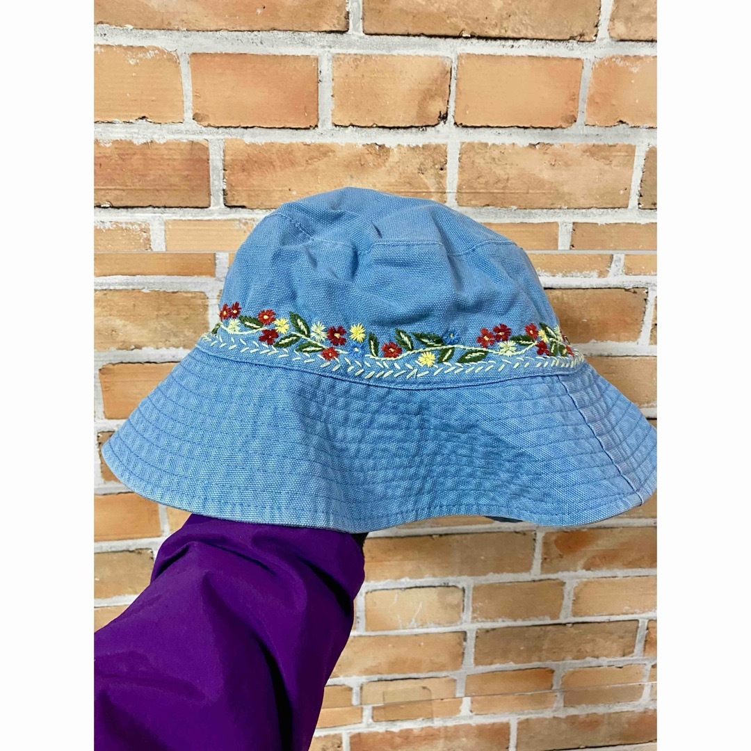 GAP(ギャップ)の【レトロ】GAP ギャップ☆デニム生地にお花柄の刺繍が可愛いバケハ！ レディースの帽子(ハット)の商品写真