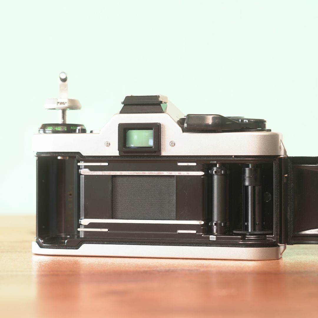 Canon(キヤノン)の完動品◎Canon AE-1 Program フィルムカメラ 防湿庫管理 64 スマホ/家電/カメラのカメラ(フィルムカメラ)の商品写真