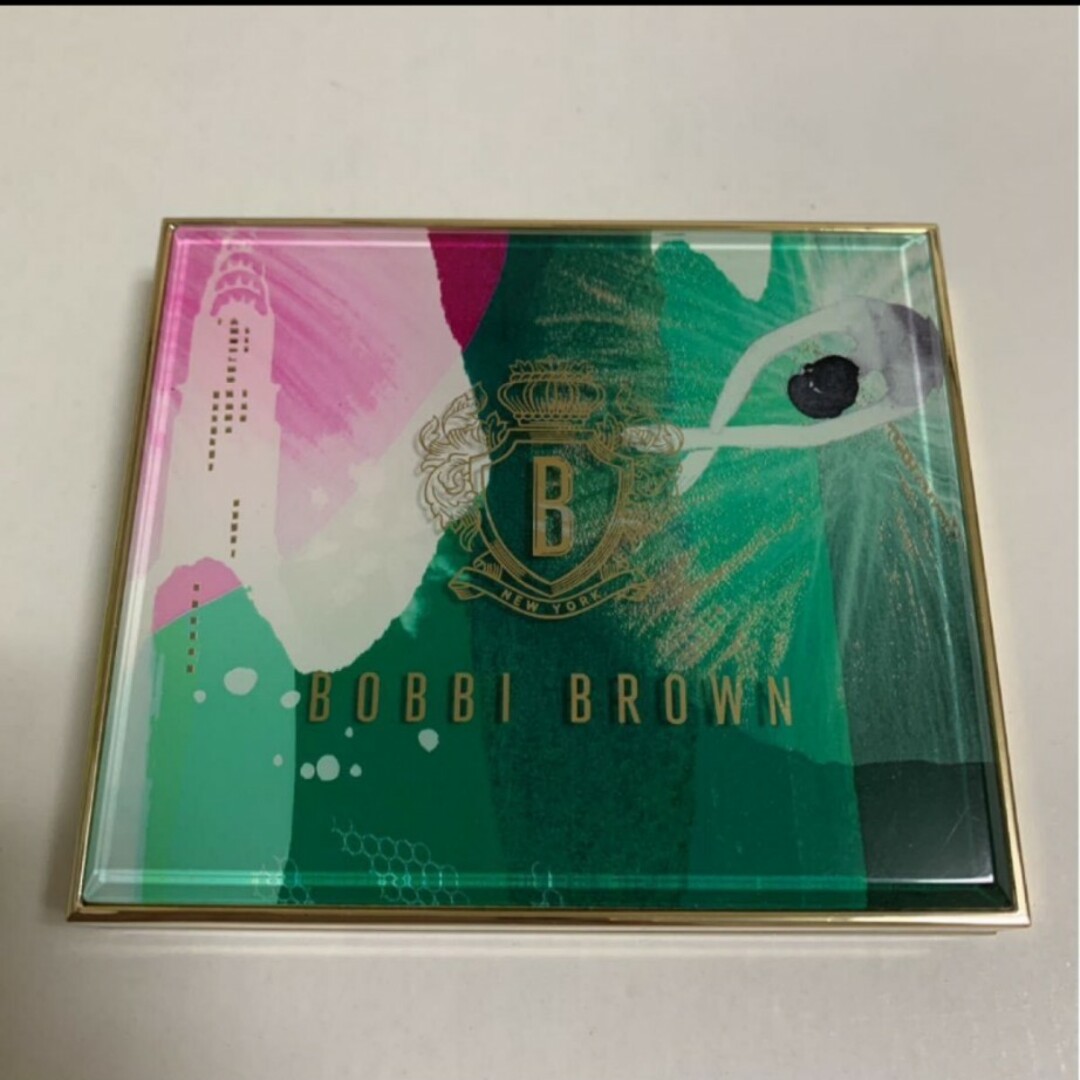 BOBBI BROWN(ボビイブラウン)のBOBBI BROUN ボビイブラウン　リュクスアンコールアイシャドウパレット コスメ/美容のベースメイク/化粧品(アイシャドウ)の商品写真