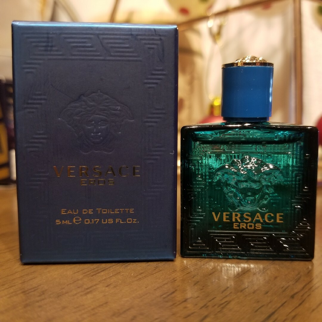 VERSACE(ヴェルサーチ)のヴェルサーチ VERSACE エロス　5ml ミニ香水エロス EDT コスメ/美容の香水(香水(男性用))の商品写真