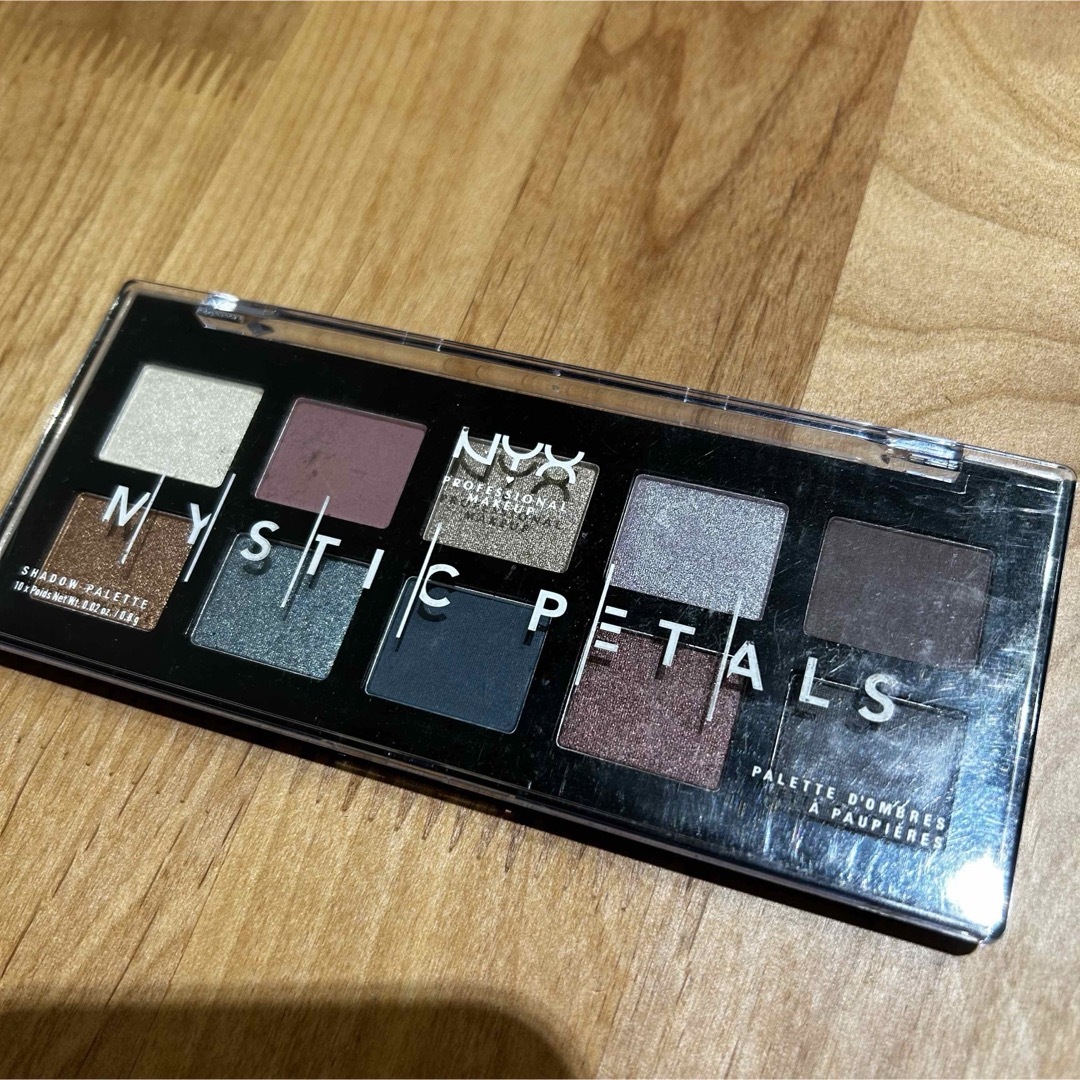 NYX(エヌワイエックス)の新品！NYN ミスティックペタルシャドウパレット02  コスメ/美容のベースメイク/化粧品(アイシャドウ)の商品写真