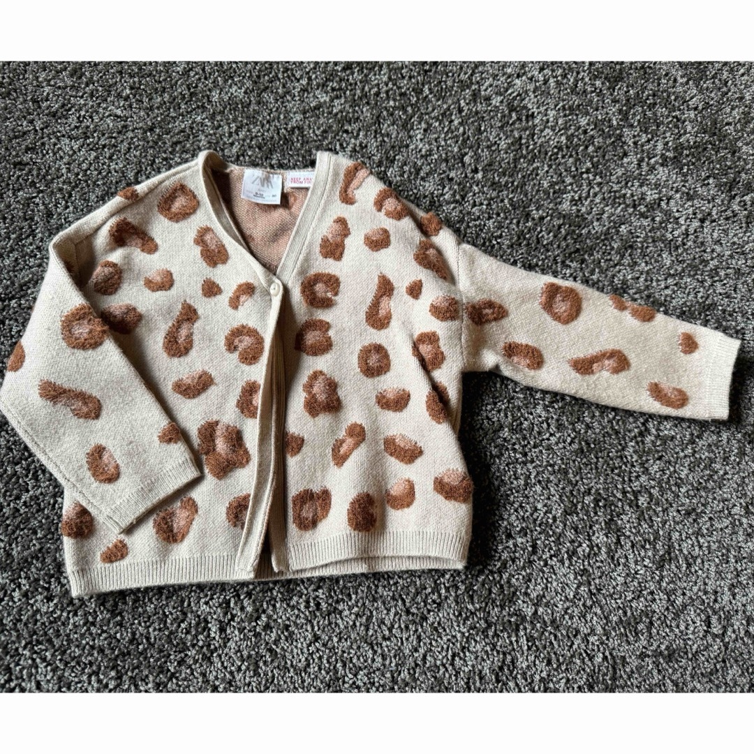 ZARA KIDS(ザラキッズ)のZARAKIDS ヒョウ柄 カーディガン キッズ/ベビー/マタニティのベビー服(~85cm)(カーディガン/ボレロ)の商品写真