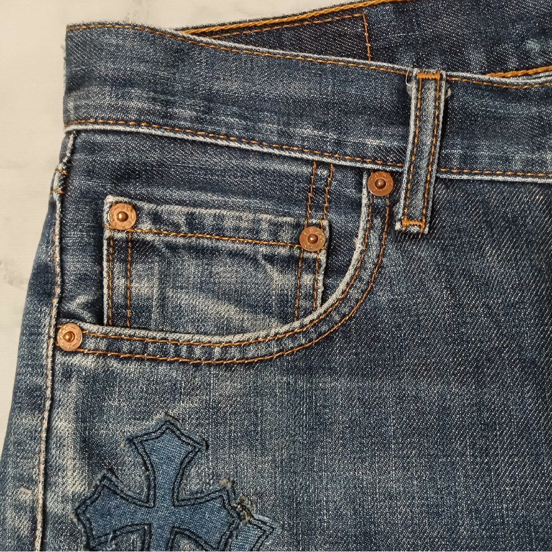 Chrome Hearts(クロムハーツ)のLevi's 505（W30 / 76cm）クロスパッチカスタム メンズのパンツ(デニム/ジーンズ)の商品写真