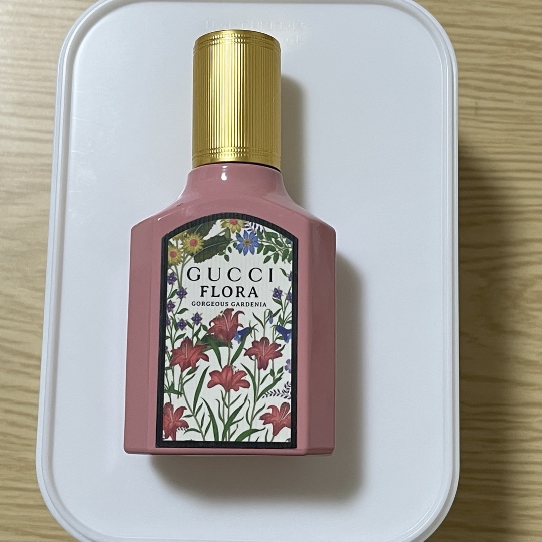 Gucci(グッチ)のGUCCI 香水　フローラ　ゴージャスガーデニア 30ml コスメ/美容の香水(香水(女性用))の商品写真