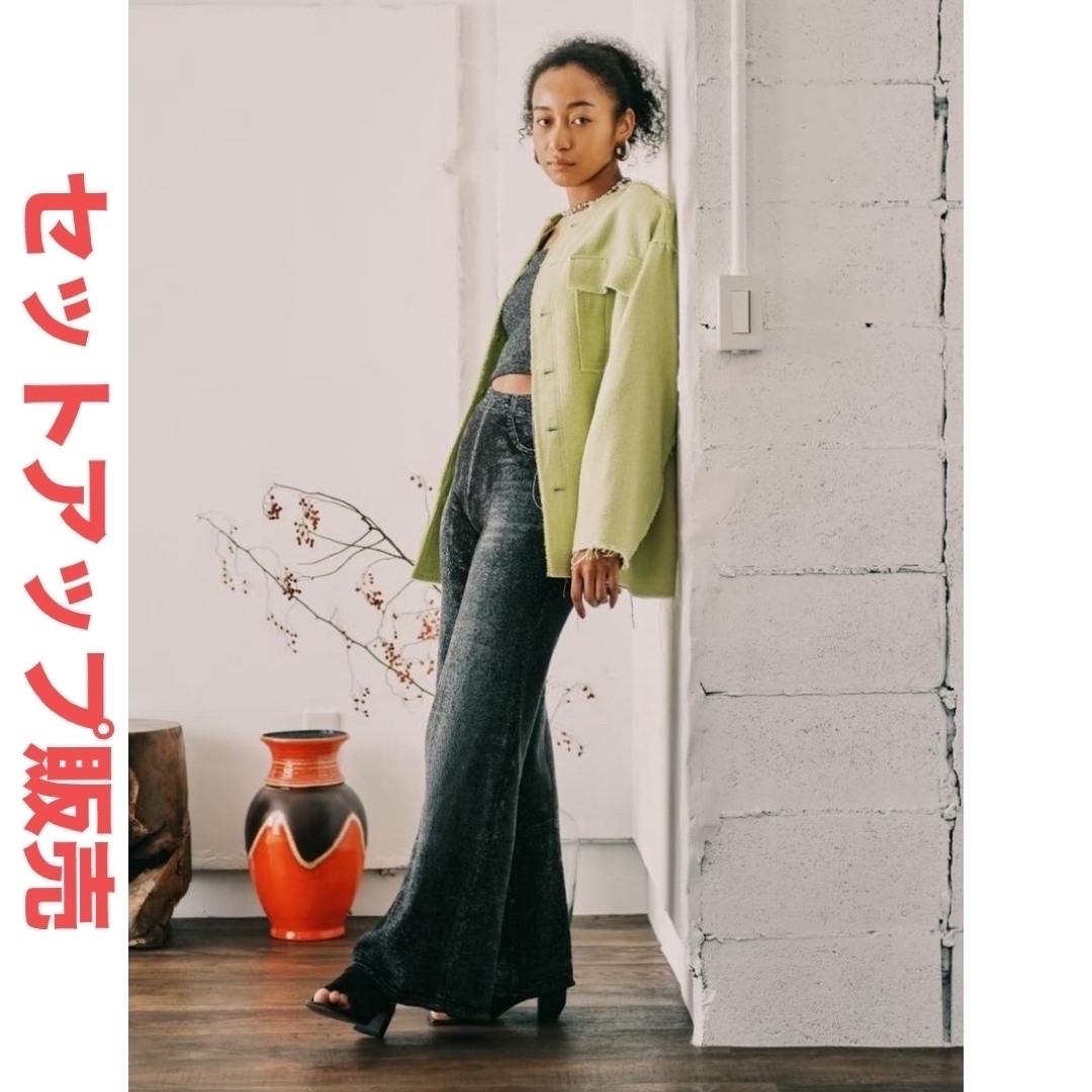 Ameri VINTAGE(アメリヴィンテージ)のDENIM LIKE KNIT BUSTIER / KNIT PANTS レディースのパンツ(カジュアルパンツ)の商品写真