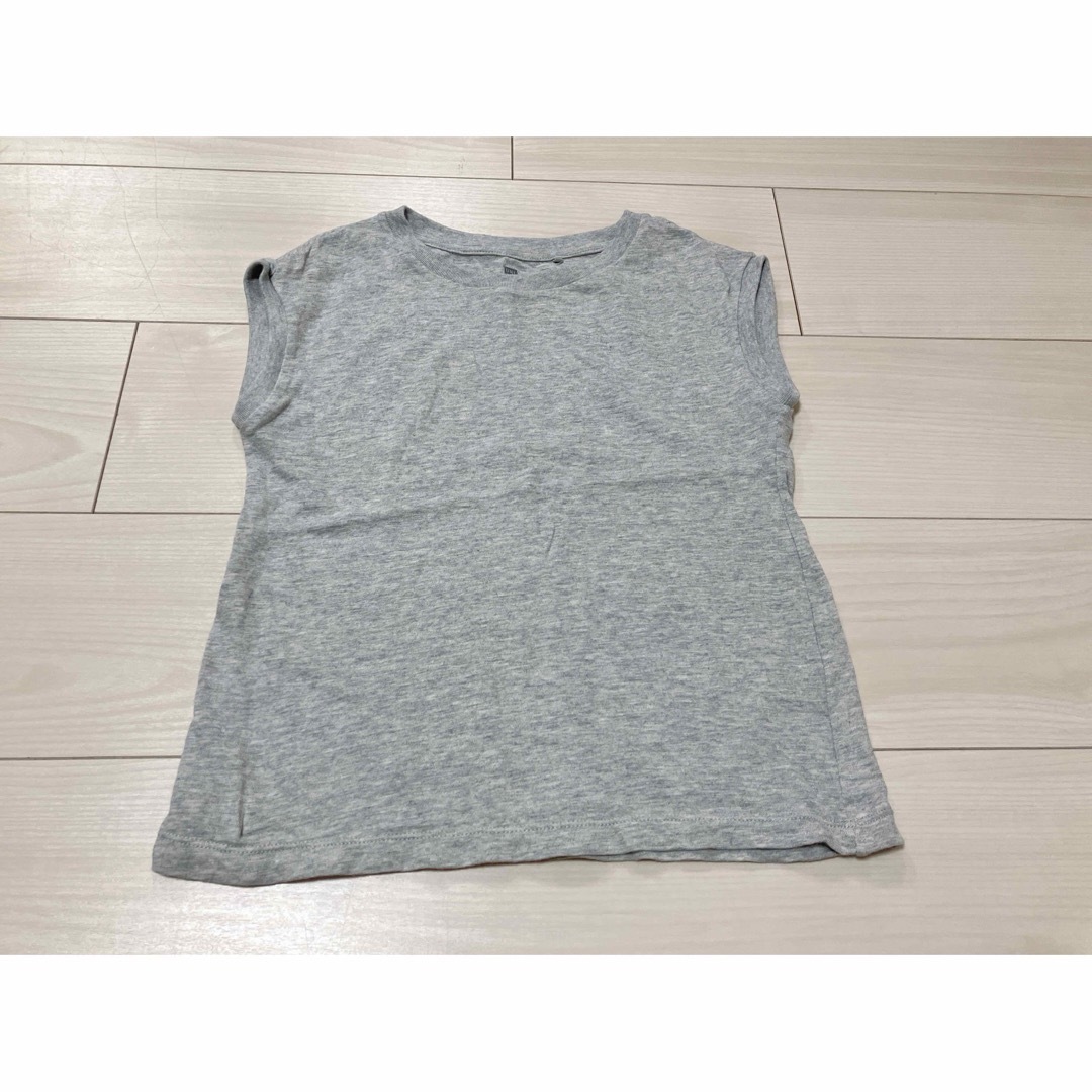 UNIQLO(ユニクロ)の美品 UNIQLO ノースリーブトップス キッズ/ベビー/マタニティのキッズ服女の子用(90cm~)(Tシャツ/カットソー)の商品写真