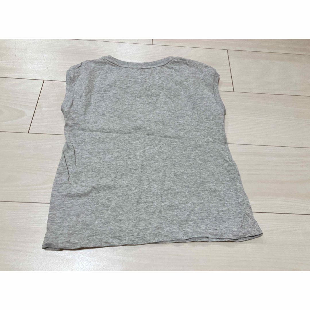 UNIQLO(ユニクロ)の美品 UNIQLO ノースリーブトップス キッズ/ベビー/マタニティのキッズ服女の子用(90cm~)(Tシャツ/カットソー)の商品写真