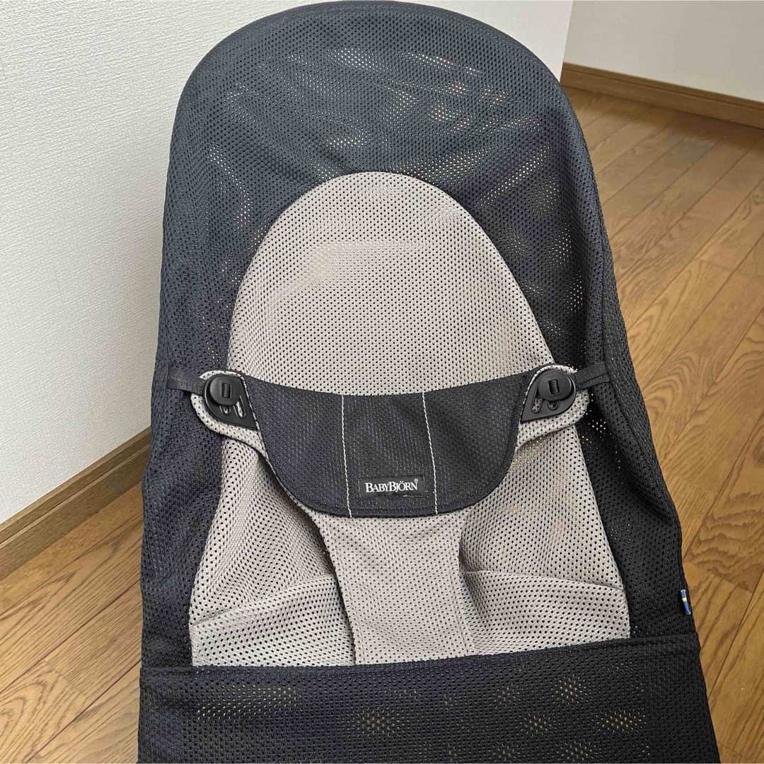 BABYBJORN(ベビービョルン)のベビービョルン　バウンサー 黒 使用期間2.3ヶ月 キッズ/ベビー/マタニティの寝具/家具(その他)の商品写真