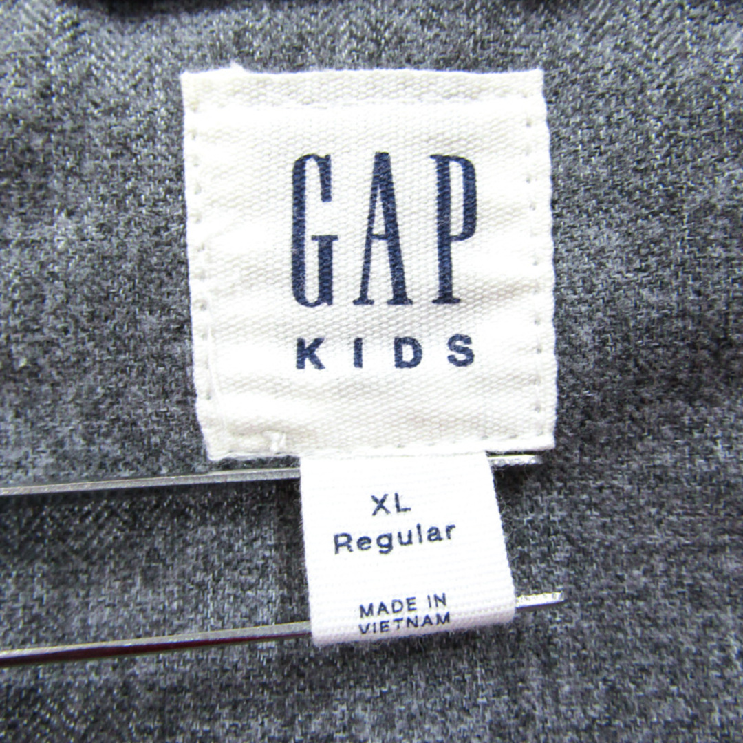 GAP(ギャップ)のギャップ ダウンベスト 中綿入り アウター キッズ 男の子用 XLサイズ グレー GAP キッズ/ベビー/マタニティのキッズ服女の子用(90cm~)(ジャケット/上着)の商品写真