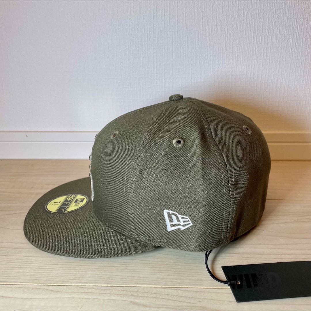 WIND AND SEA(ウィンダンシー)の【新品】WIND AND SEA NEWERA 59FIFTY BROWN L メンズの帽子(キャップ)の商品写真