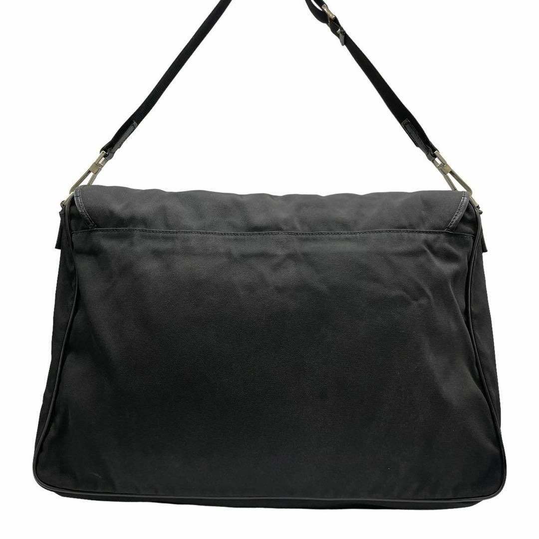 Gucci(グッチ)のGUCCI グッチ　ショルダーバッグ　メッセンジャーバッグ　ナイロン　黒　大容量 メンズのバッグ(ショルダーバッグ)の商品写真
