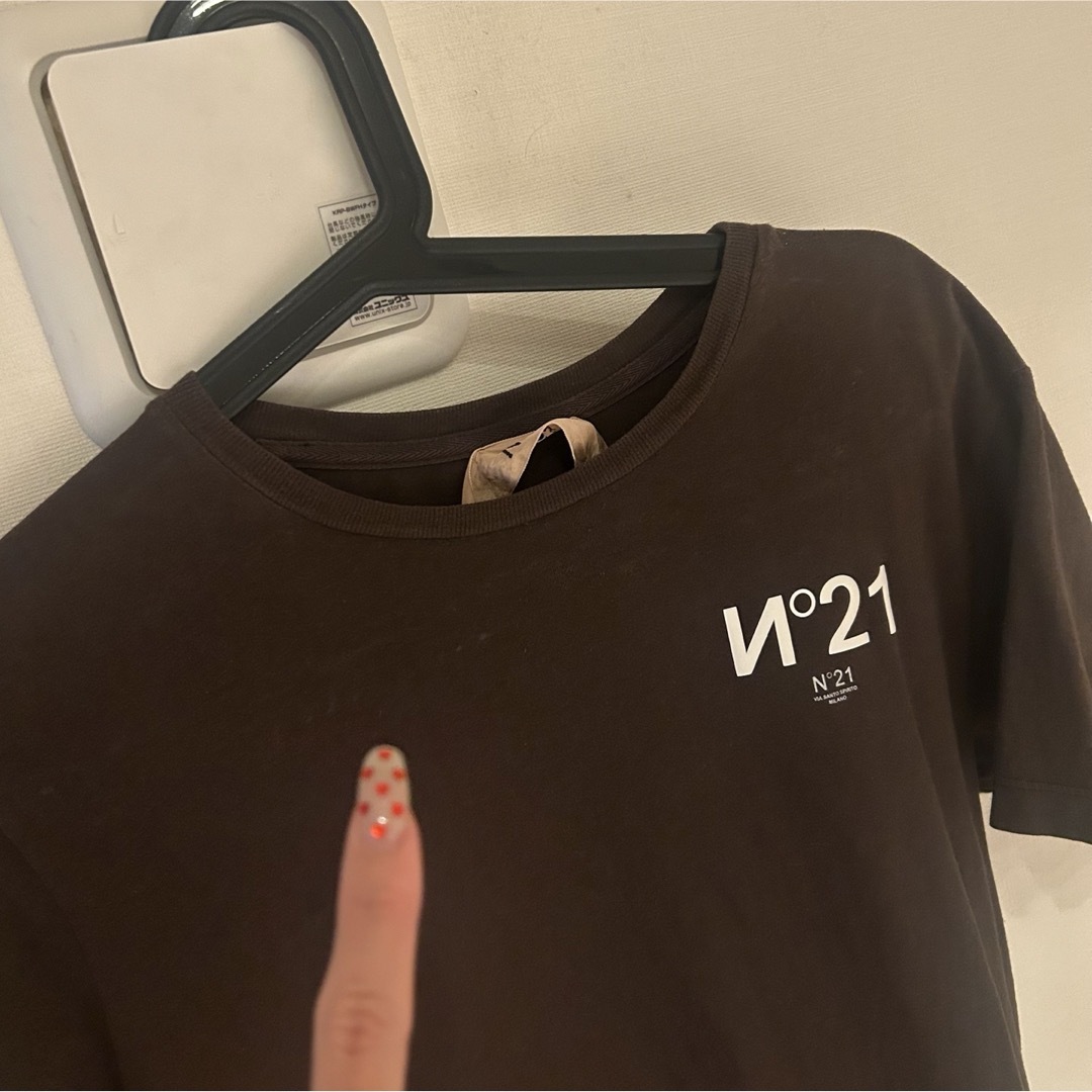 N°21(ヌメロヴェントゥーノ)のヌメロ N21 ロゴTシャツ レディースのトップス(Tシャツ(半袖/袖なし))の商品写真