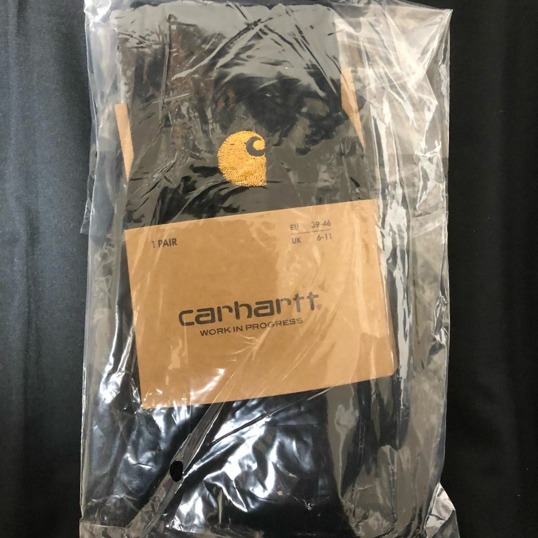 carhartt(カーハート)のcarhartt カーハート　ソックス 靴下　新品未使用品2足セット　黒　緑 メンズのレッグウェア(ソックス)の商品写真