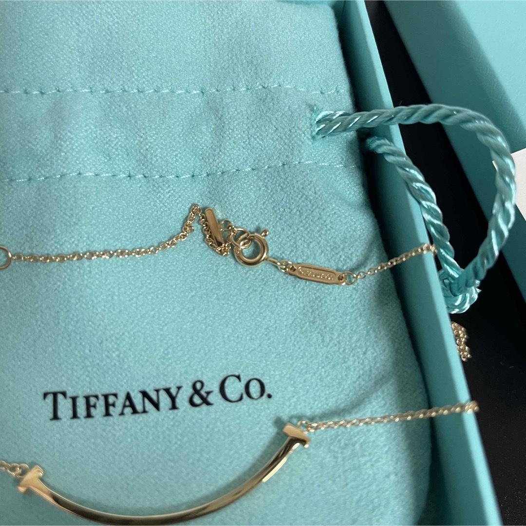 Tiffany & Co.(ティファニー)の新品未使用☆ティファニー T スマイルペンダント ローズゴールド スモール レディースのアクセサリー(ネックレス)の商品写真