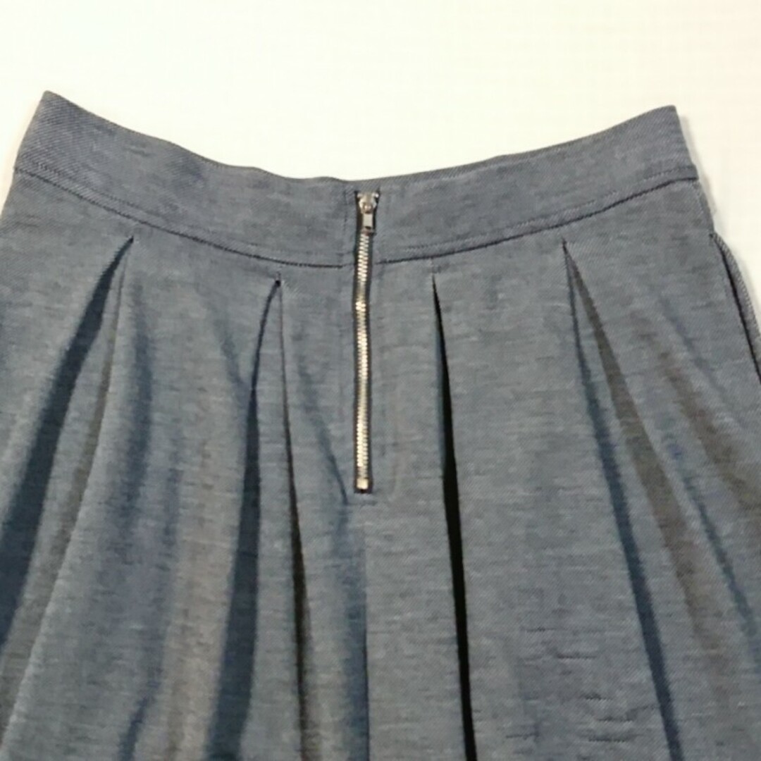 H&M(エイチアンドエム)のM H&M エイチアンドエム フレアスカート デニム ミモレ丈 Aライン 青 レディースのスカート(ひざ丈スカート)の商品写真