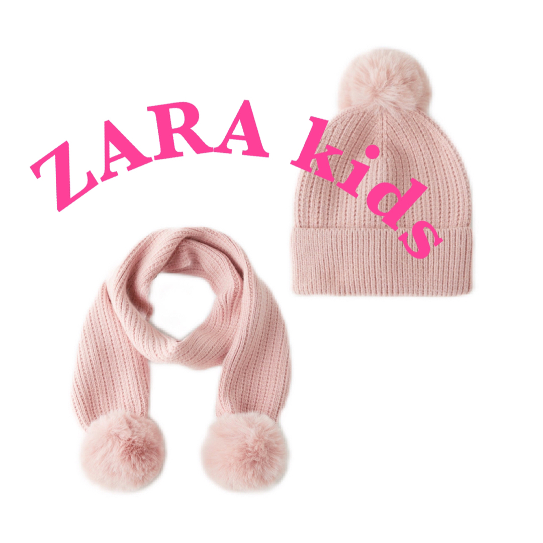 ZARA KIDS(ザラキッズ)の【新品】ZARA ポンポン ニット帽 ＆ マフラー キッズ/ベビー/マタニティのこども用ファッション小物(マフラー/ストール)の商品写真