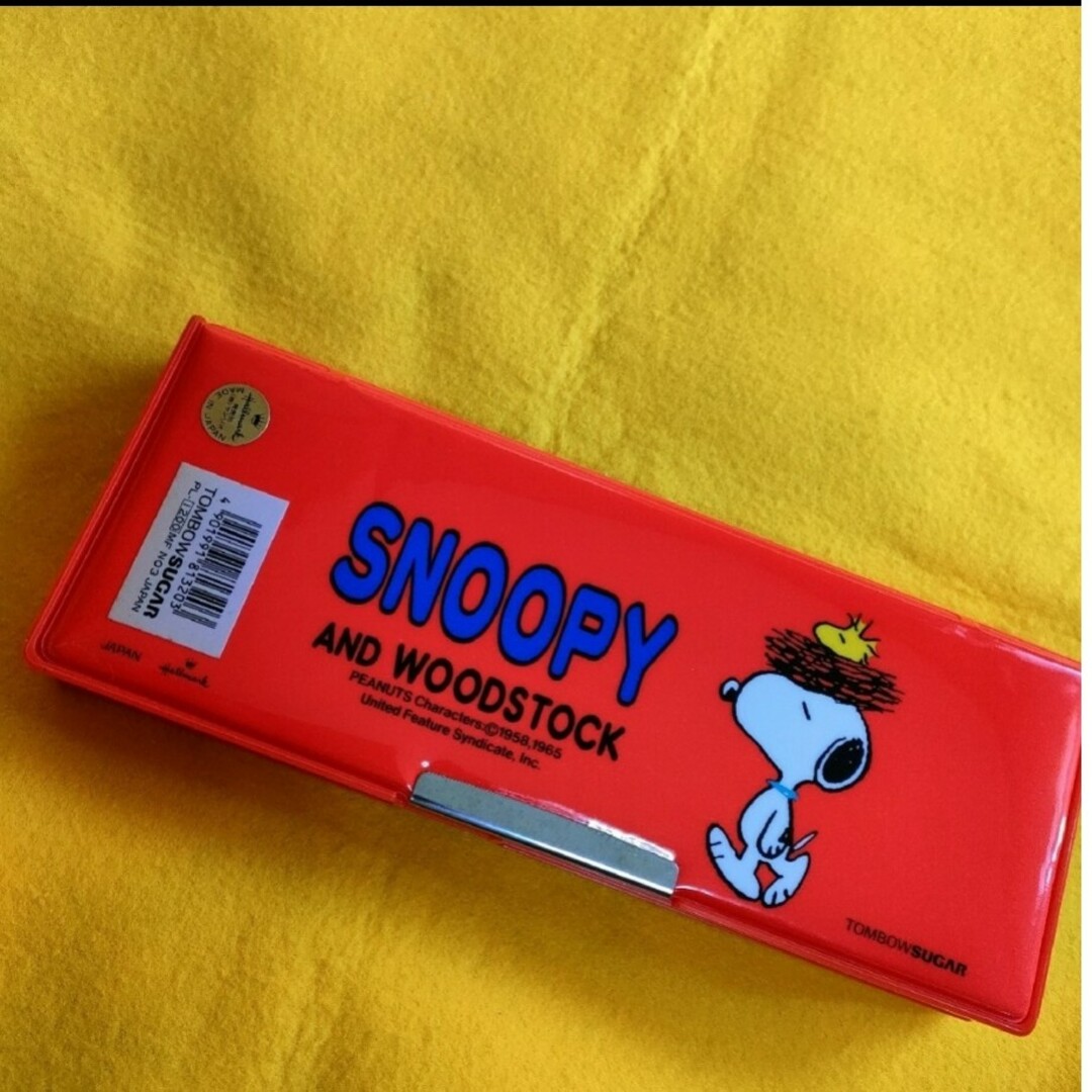 SNOOPY(スヌーピー)のレトロスヌーピー 筆入れ赤　昭和レトロポップ 文具 　アンティークSNOOPY インテリア/住まい/日用品の文房具(ペンケース/筆箱)の商品写真