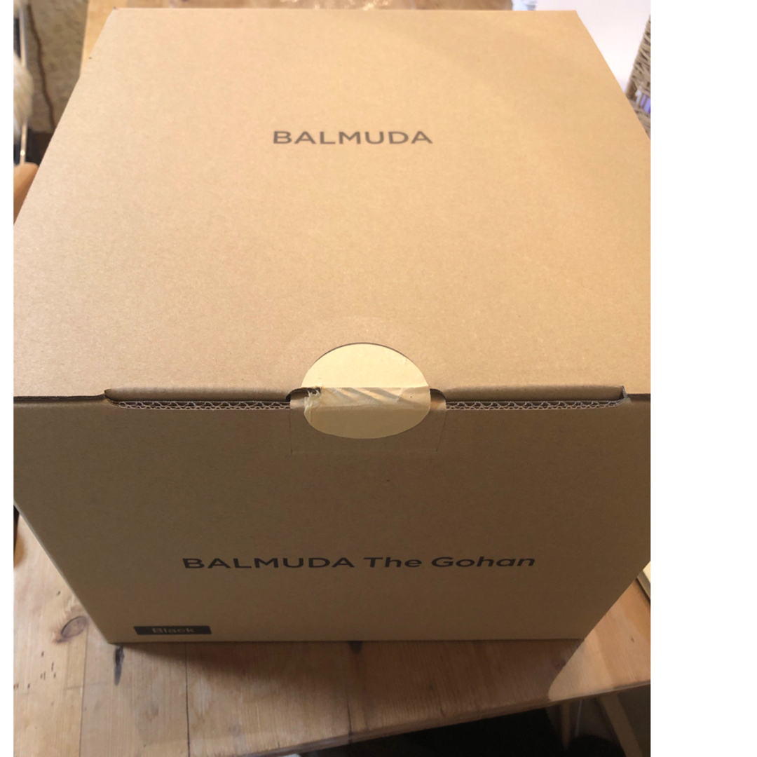 BALMUDA(バルミューダ)のバルミューダー　炊飯器　新品　かまど　黒 スマホ/家電/カメラの調理家電(炊飯器)の商品写真