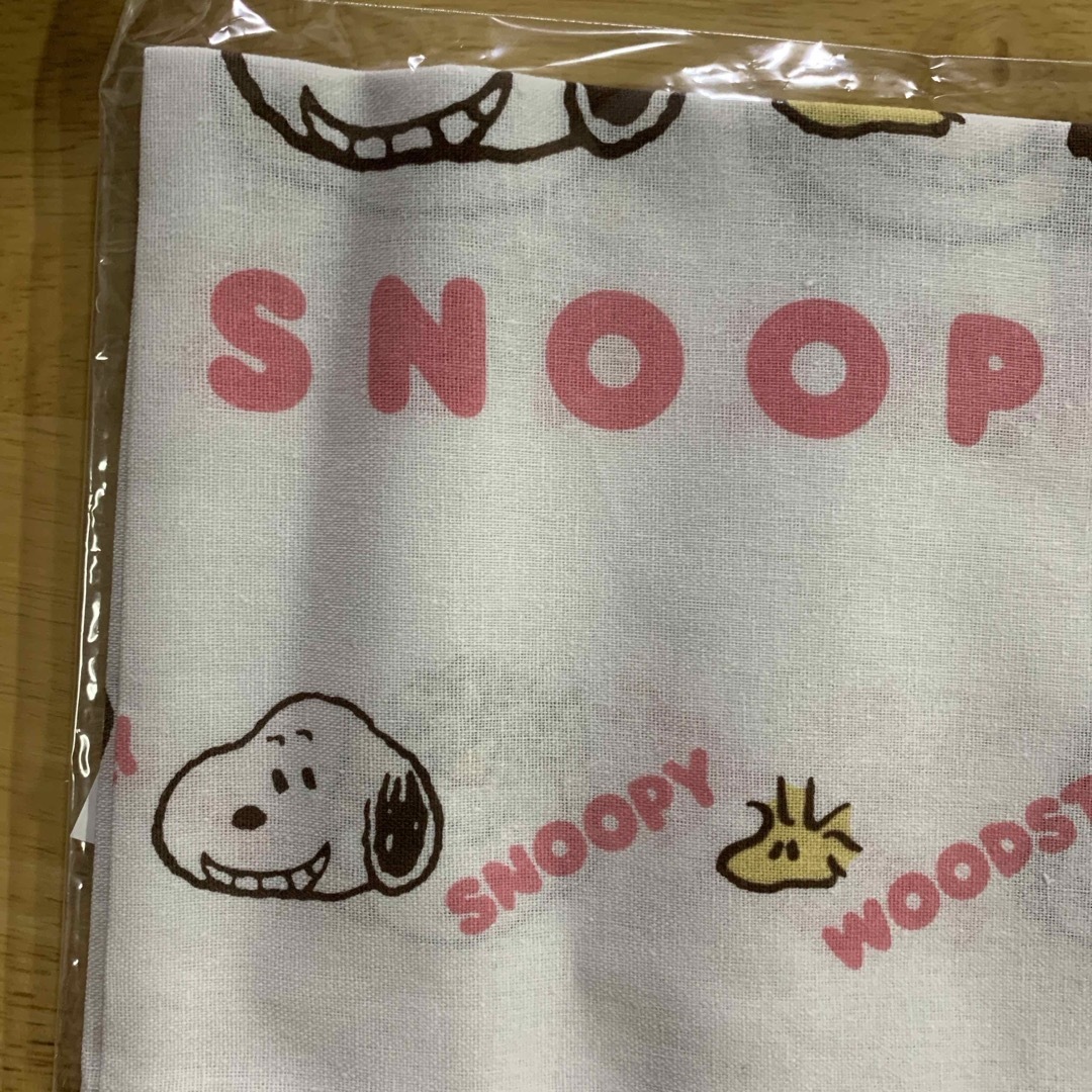 SNOOPY(スヌーピー)のスヌーピー  手ぬぐい  FRIENDS柄  エンタメ/ホビーのコレクション(ノベルティグッズ)の商品写真