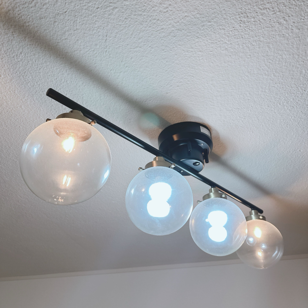 ❤️美品❤️電球4灯付きシーリングライト　リモコン　LED対応　ガラス　天井照明ガラススチール◉状態