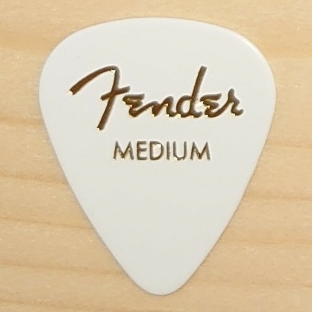 Fender(フェンダー)のギター・ベース ピック Fender351 MEDIUM 3枚3色 楽器のギター(その他)の商品写真
