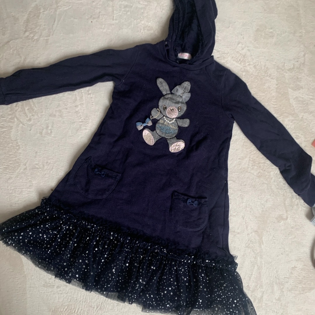 メゾピアノ　パーカーワンピース　うさぎ　ネイビー キッズ/ベビー/マタニティのキッズ服女の子用(90cm~)(ワンピース)の商品写真