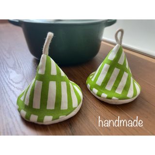 ☆ハンドメイド☆三角鍋つかみ☆アルテック風くすみグリーン(キッチン小物)