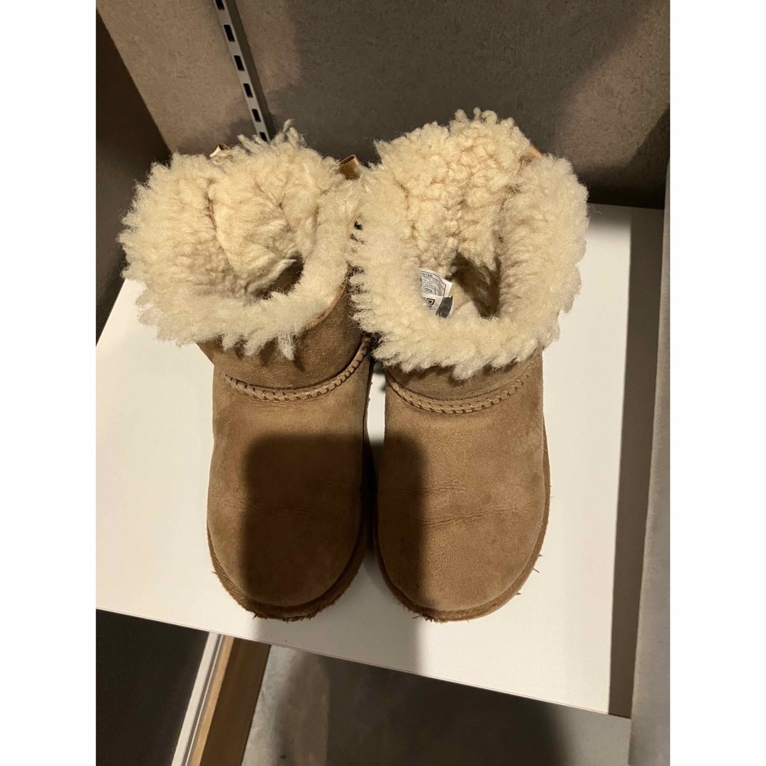 UGG ムートンブーツ　17 キッズ　リボン