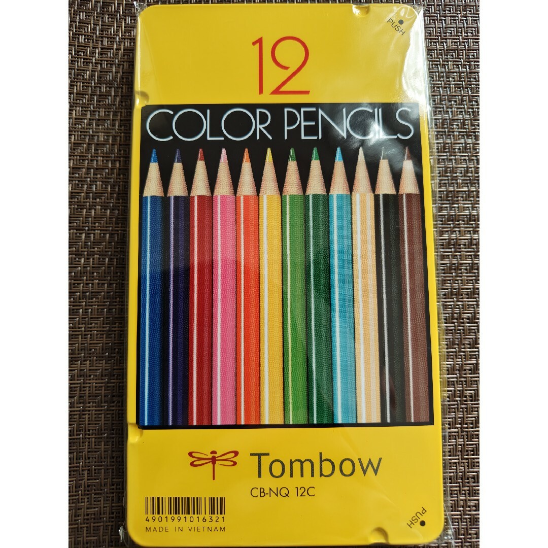 トンボ鉛筆(トンボエンピツ)のトンボ 缶入色鉛筆12色NQ CB-NQ12C(1セット) インテリア/住まい/日用品の文房具(ペン/マーカー)の商品写真