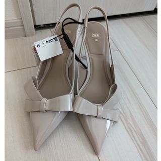 ザラ(ZARA)のzara 36 ハイヒールスリングバッグシューズ　リボン　ベージュ　パンプス(ハイヒール/パンプス)