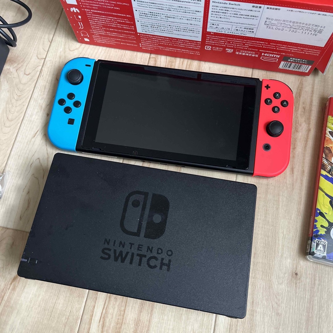 Nintendo Switch(ニンテンドースイッチ)のニンテンドースイッチ　本体　スプラトゥーン　ソフト エンタメ/ホビーのゲームソフト/ゲーム機本体(家庭用ゲーム機本体)の商品写真