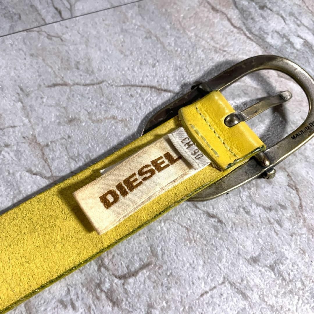 DIESEL(ディーゼル)の希少 DIESEL カウレザー スタッズ 鋲 ベルト y2k 黄色 イタリア製 メンズのファッション小物(ベルト)の商品写真