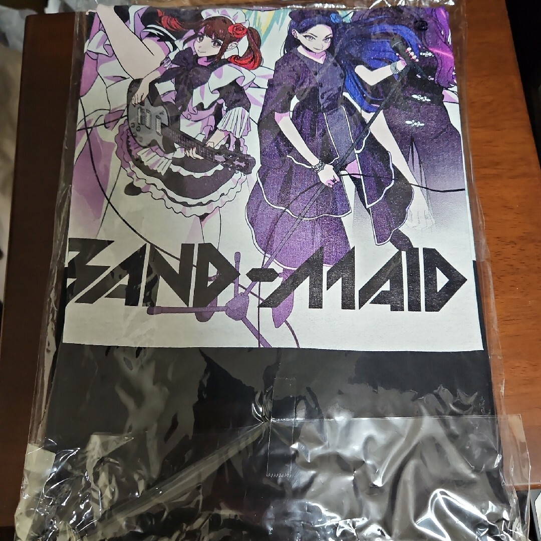 UnitedAthle(ユナイテッドアスレ)のBAND-MAID　Tシャツ　XL エンタメ/ホビーのタレントグッズ(ミュージシャン)の商品写真