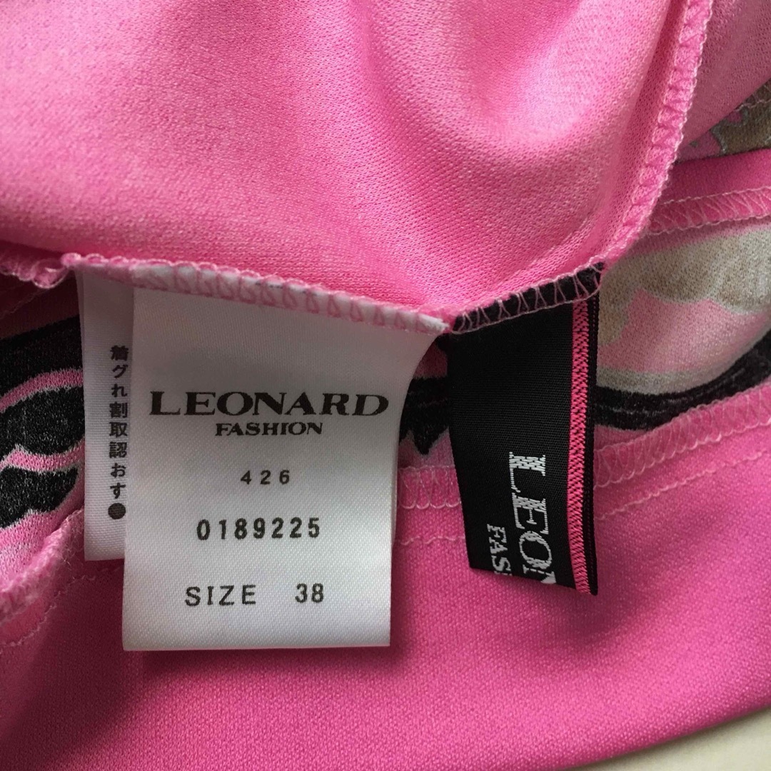 LEONARD(レオナール)の美品　LEONARD レオナール  カンカン　花柄　ストレッチ　チュニック レディースのトップス(チュニック)の商品写真