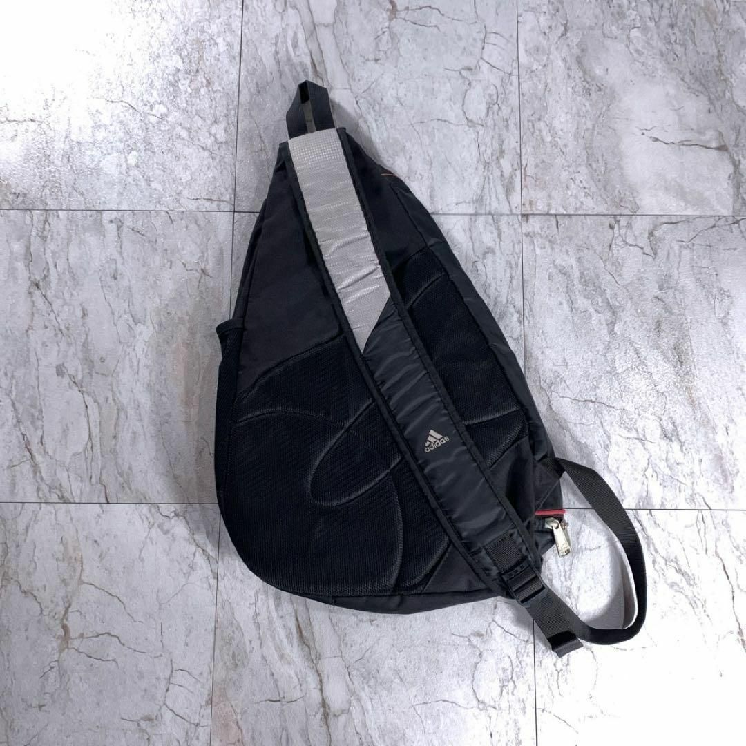GAP(ギャップ)の00s adidas ワンショルダー テック スリング ボディバッグ y2k 黒 メンズのバッグ(ボディーバッグ)の商品写真