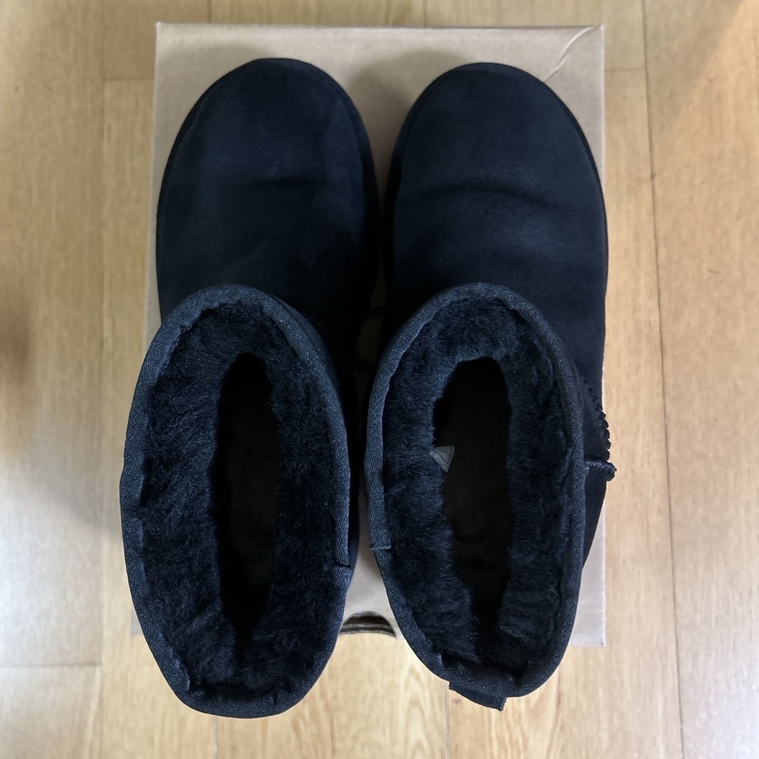 UGG(アグ)のＵＧＧ　レディース　ムートンショートブーツ　8 レディースの靴/シューズ(ブーツ)の商品写真