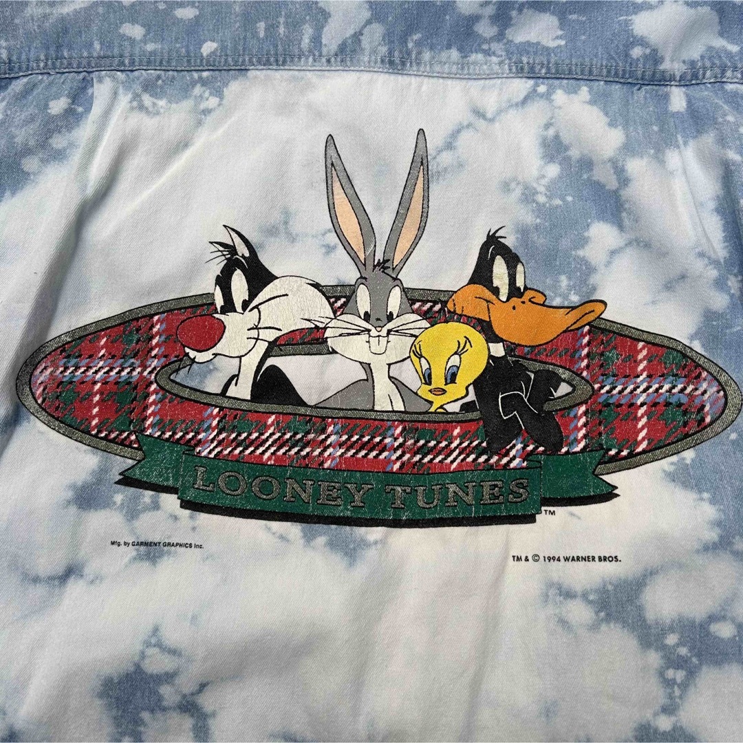 Disney(ディズニー)の1994 LOONEY TUNES デニムシャツ　雰囲気GOOD メンズのトップス(シャツ)の商品写真