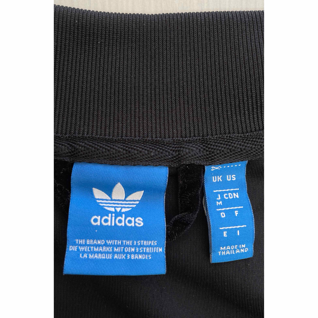 adidas(アディダス)のアディダス　adidas　トラックジャケット　ベロア　ジャージ　ブラック レディースのジャケット/アウター(その他)の商品写真