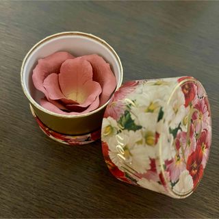 Les Merveilleuses LADUREE - 【未使用】ラデュレ 花びらチーク コスメ ほお紅 薔薇 チーク フェイスカラー