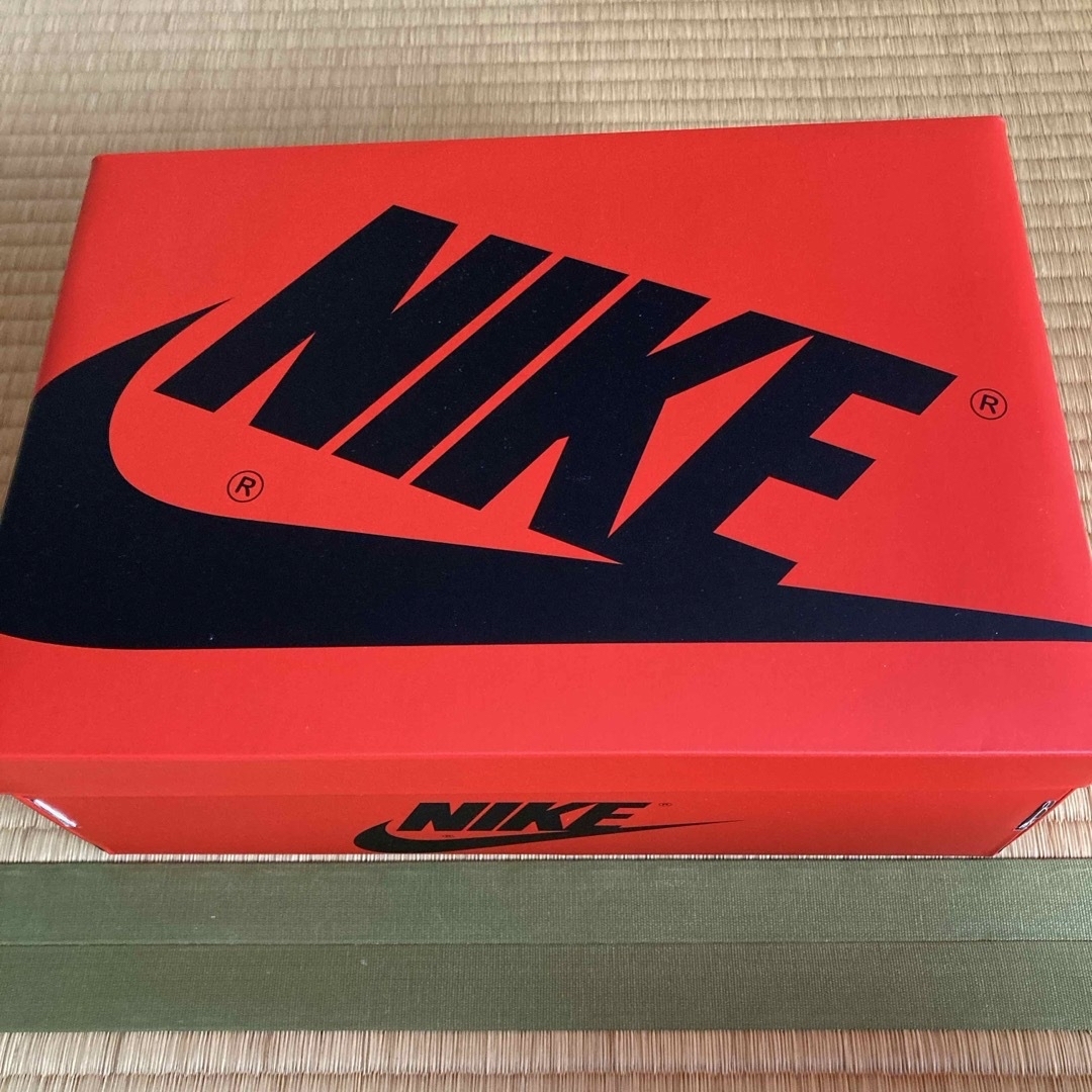 NIKE(ナイキ)のAir Jordan 1 Retro High OG Satin BRED 26 レディースの靴/シューズ(スニーカー)の商品写真