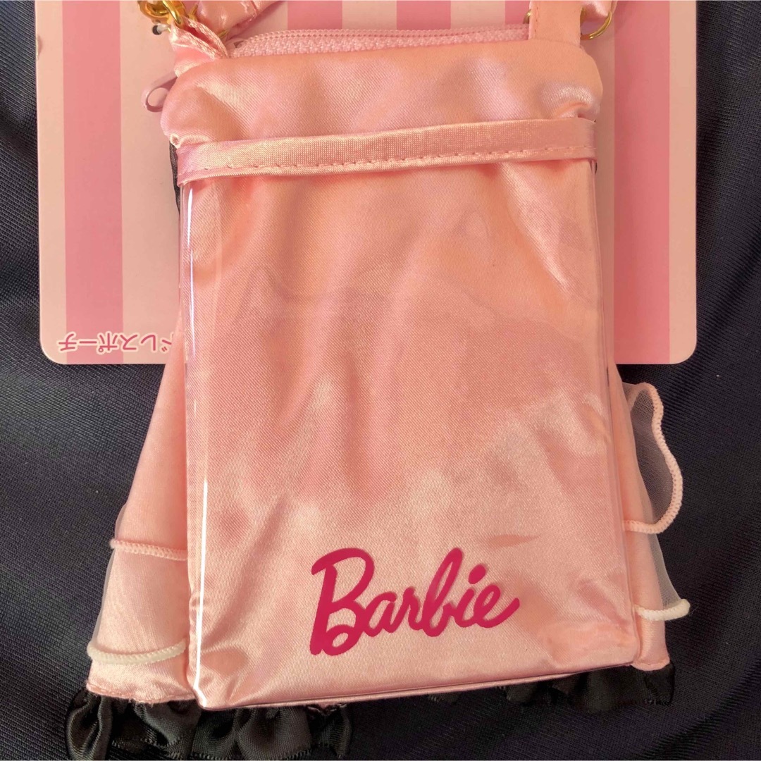 Barbie(バービー)のBarbieバービー　ドレスポーチ2点&リップポーチ　3点セット　小物入れ エンタメ/ホビーのおもちゃ/ぬいぐるみ(キャラクターグッズ)の商品写真