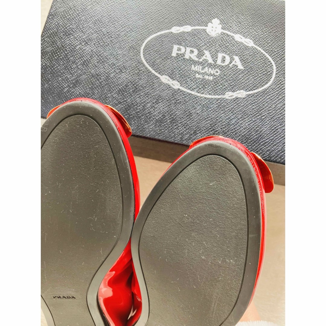 PRADA(プラダ)の【ほぼ未使用】PRADA エナメルフラット/サイズ37.5 レディースの靴/シューズ(バレエシューズ)の商品写真