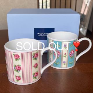 ウェッジウッド(WEDGWOOD)の【レア美品】ウェッジウッド★ターコイズローズ★マグカップ　２個(食器)