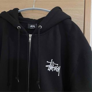 STUSSY - 【即完売デザイン】ステューシー ビッグロゴ入りフルジップ