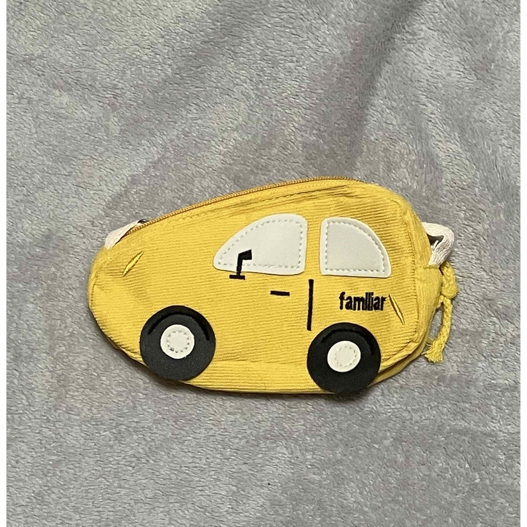 車型ショルダーバック イエロー 黄色 ポーチ　カーポシェット　人気　プレゼント キッズ/ベビー/マタニティのこども用バッグ(ポシェット)の商品写真
